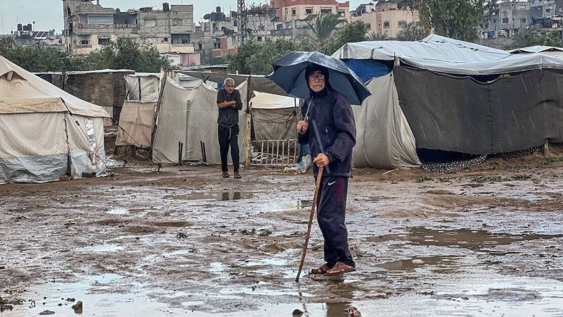 المنخفض الجوي يصعّب حياة المواطنين في المضارب بالأغوار الشمالية