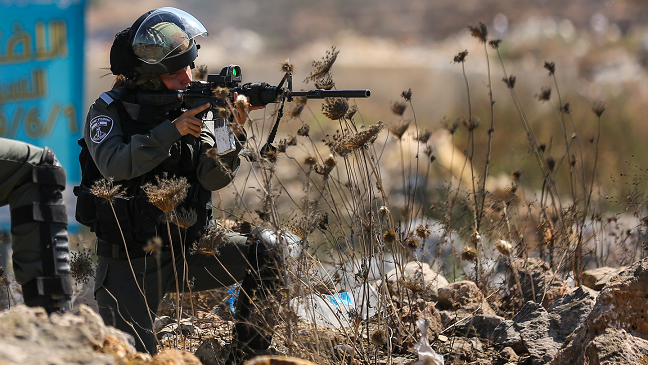 إصابة طفل بجروح خطيرة برصاص الاحتلال في قلقيلية