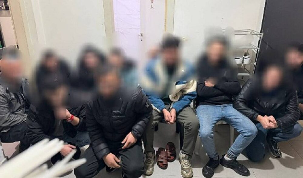 اعتقال 11 عاملا فلسطينيا من الضفة في تل أبيب