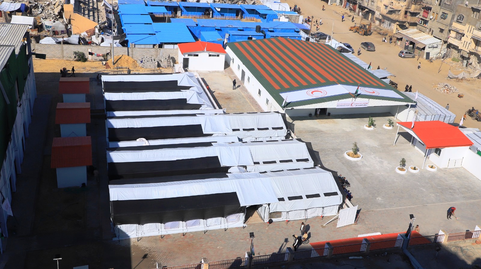 "الهلال الأحمر" تفتتح مستشفى تأهيل مرضى ومصابين في خان يونس