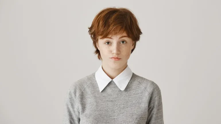 لماذا لا نبتسم في صور جواز السفر؟