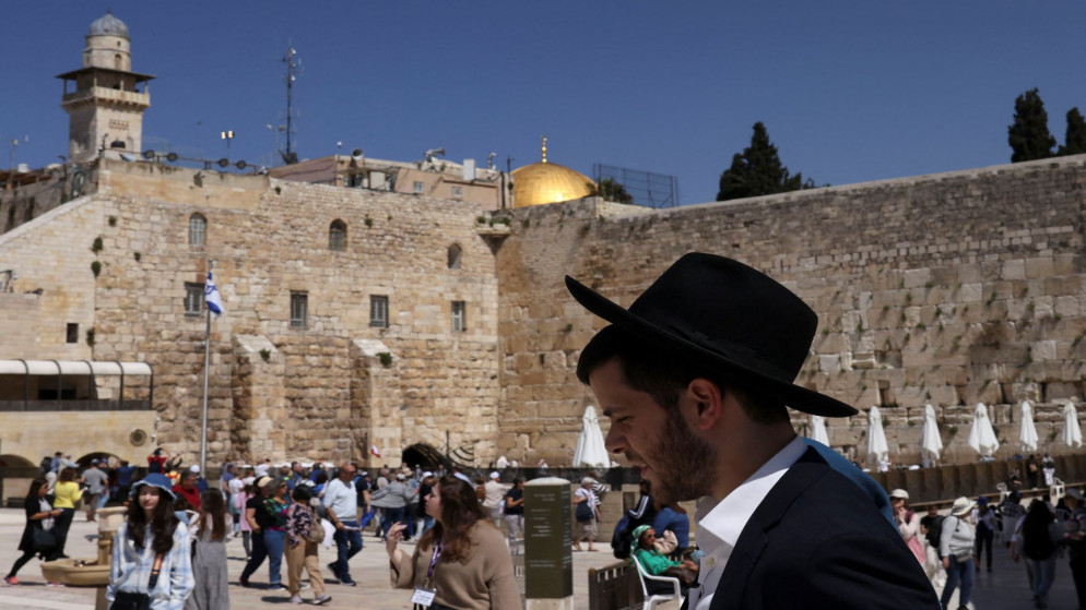 محافظة القدس: الاحتلال يسمح بإدخال أوراق كُتبت عليها صلوات يهودية إلى باحات الأقصى