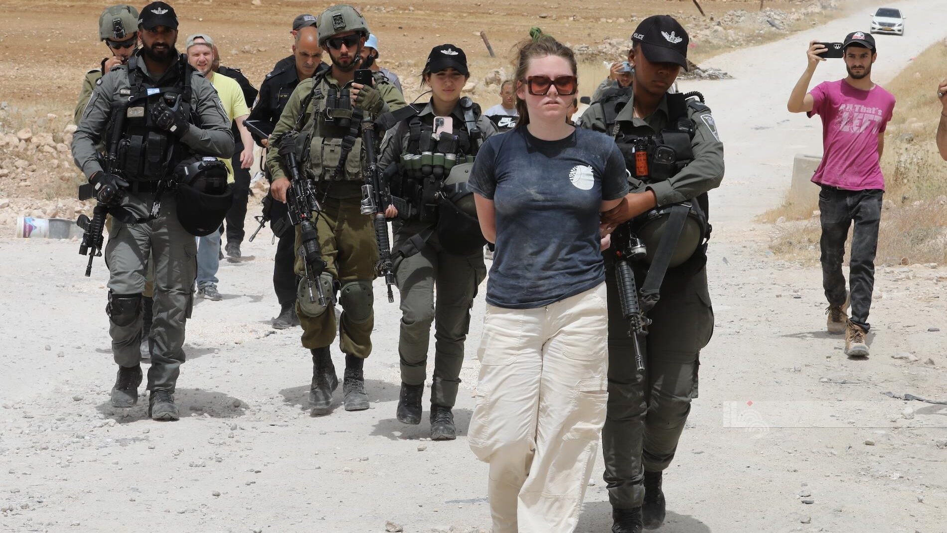 الاحتلال يعتقل أربعة متضامنين أجانب من المغير شرق رام الله