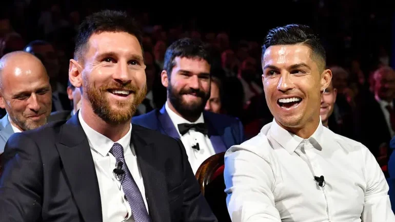 كيف أعادت مواقع التواصل تشكيل سوق الانتقالات في كرة القدم؟