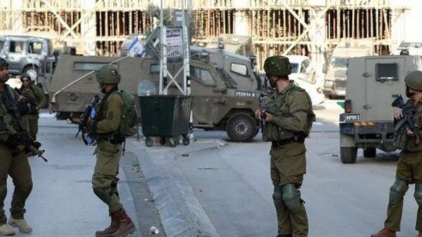 الاحتلال يعتقل 10 مواطنين من بلدة برقين غرب جنين