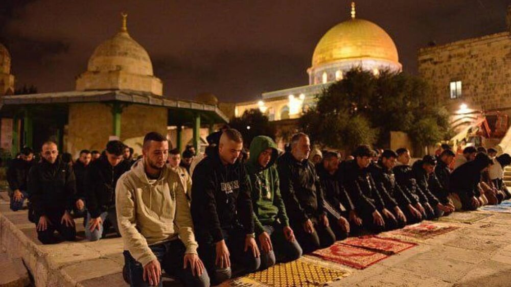 الشيخ عكرمة صبري: الاحتلال يصعّد إجراءاته في الأقصى ويحاول تنفير المصلّين خلال التراويح