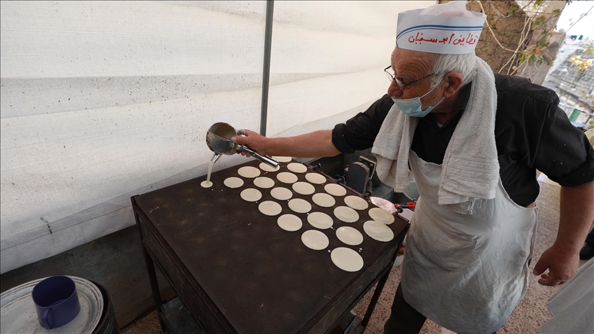 رغم السقف السعري… فجوة واسعة في أسعار القطايف بين المحافظات