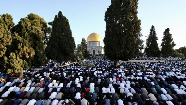 المفتي العام يصدر فتوى حول حكم صلاة الجمعة إذا وافق العيد يوم الجمعة