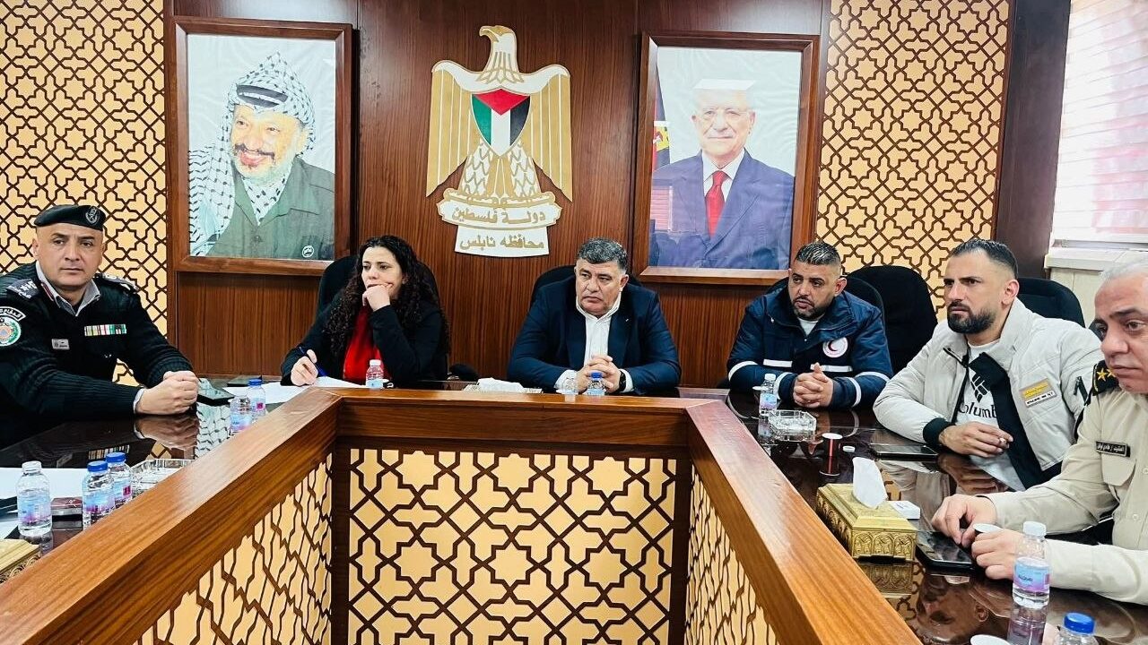 محافظ نابلس يترأس اجتماع لجنة الطوارئ العليا مع اصحاب محطات الوقود والغاز ويصدر جملة من القرارات