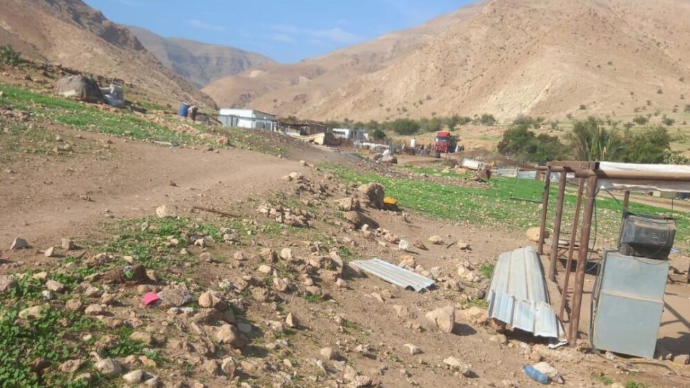 11 عائلة ترحل قسرا من خربة يرزا شرق طوباس بسبب اعتداءات المستعمرين