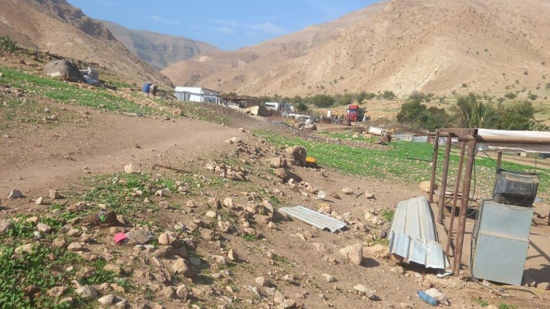 11 عائلة ترحل قسرا من خربة يرزا شرق طوباس بسبب اعتداءات المستعمرين