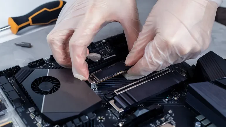 رغم تقنيات التخزين الأكثر تطورا.. لماذا لم تنقرض الأقراص الصلبة التقليدية؟