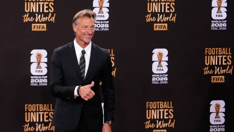 مدرب السعودية رينارد يستدعي تشكيلتين ويستعين بمدرب استعدادا لكأس العالم