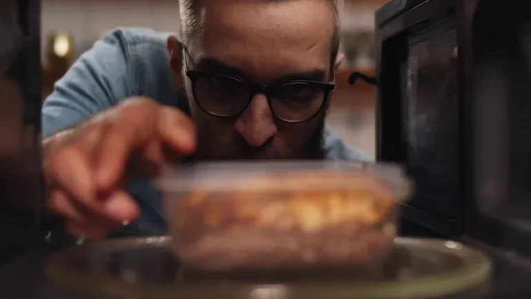 خلافا للنصائح الشائعة.. متى يصبح العشاء المتأخر خيارا صحيا فعلا؟