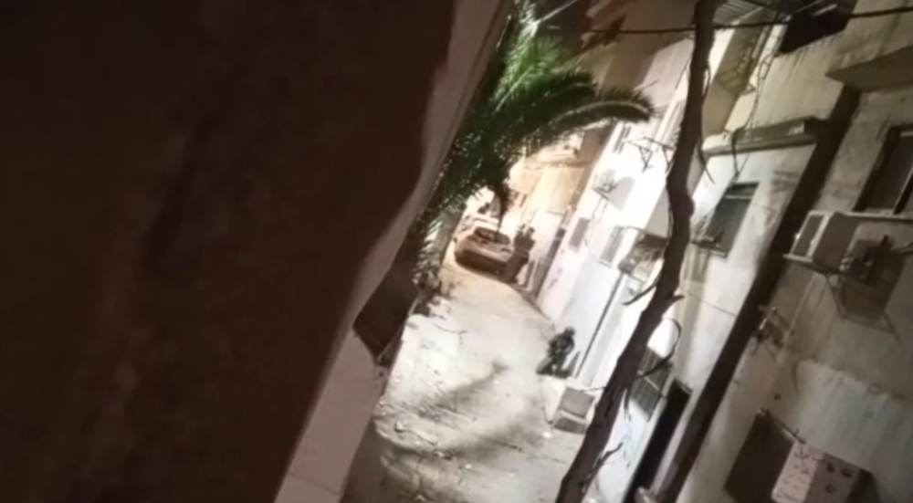 الاحتلال يعتقل مواطنًا من عصيرة ويقتحم مخيم عسكر الجديد في نابلس