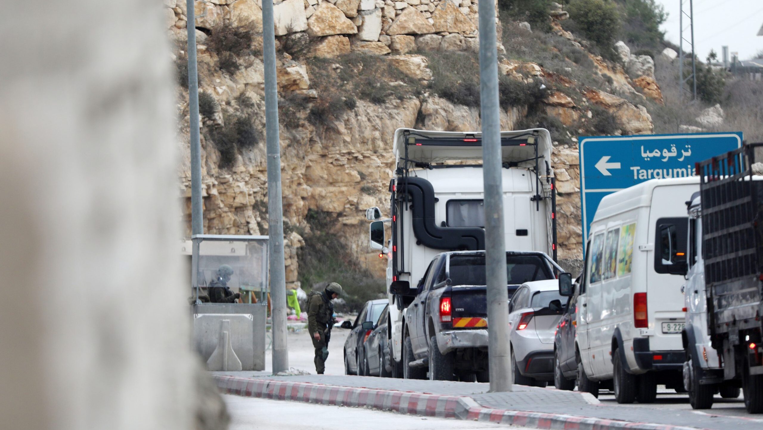 الاحتلال يُصعّد من إجراءاته القمعية بحق أهالي البلدة القديمة في الخليل