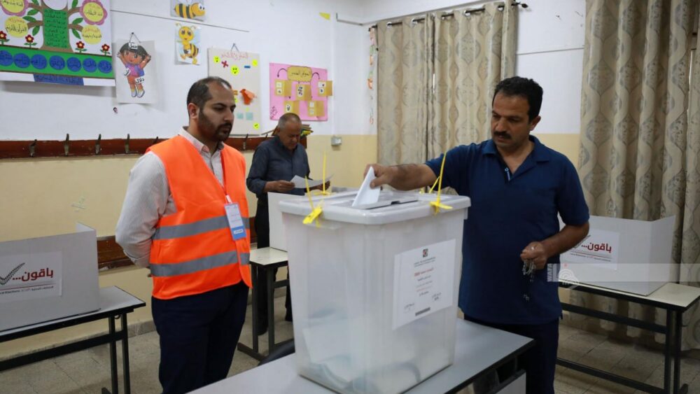 الحمد الله: لأول مرة تجرى الانتخابات المحلية في مرحلة واحدة ونسبة التصويت حتى الآن 15%