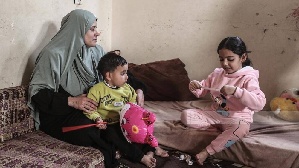 في يوم الطفل الفلسطيني: 19 ألف طفل شهيد... طفولة مسلوبة وإرادة تعليم لا تُكسر