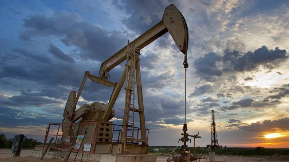 الاتحاد الأوروبي يحذر من تفاقم أزمة الطاقة ويدعو لتقليص استهلاك النفط