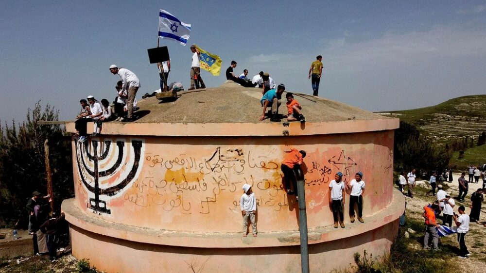 مستوطنون يقتحمون موقع مستعمرة "كاديم" المخلاة في جنين