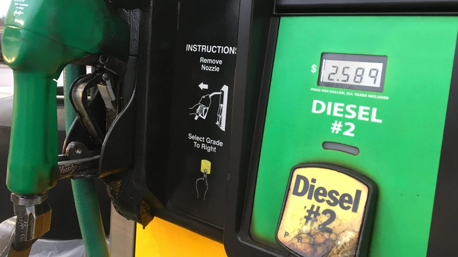 أسعار المحروقات في نيسان: مستويات لم تسجل من قبل بتاريخ فلسطين