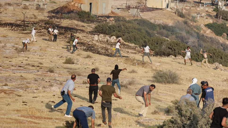 بؤرة استيطانية ترسم واقعًا جديدًا في تياسير: اعتداءات متصاعدة وتهديد بالتهجير