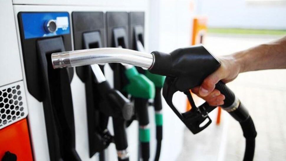 ارتفاع أسعار المحروقات يشعل موجة غلاء في الضفة