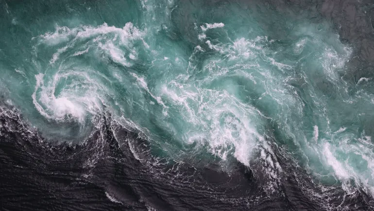 العملاق الذي يلف القارة القطبية.. كيف غير تيار واحد مناخ الأرض كلها؟