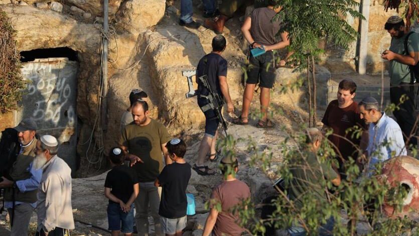 مستوطنون يقتحمون خربة سروج غرب جنين