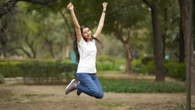 تحدي "50 قفزة صباحا" يغزو تيك توك.. ماذا يحدث لجسمك فعلا؟