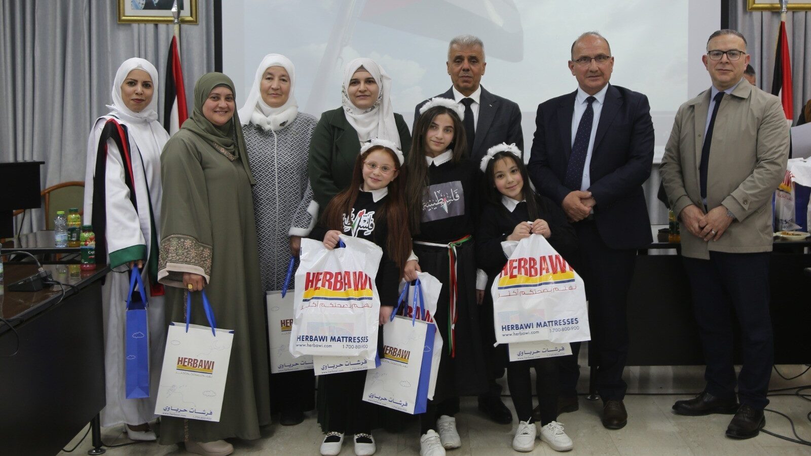 "التربية" تكرّم الطلبة الفائزين في مسابقة دولية للابتكار والتكنولوجيا