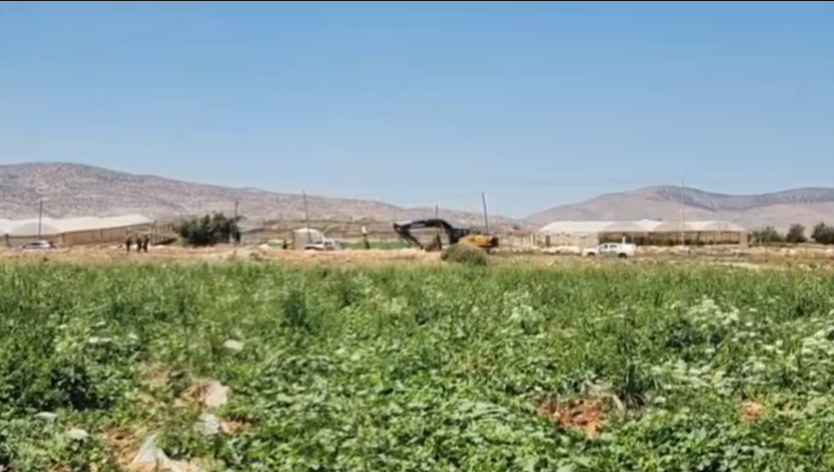 الاحتلال يهدم بيوتاً بلاستيكية قرب بردلة بالأغوار الشمالية