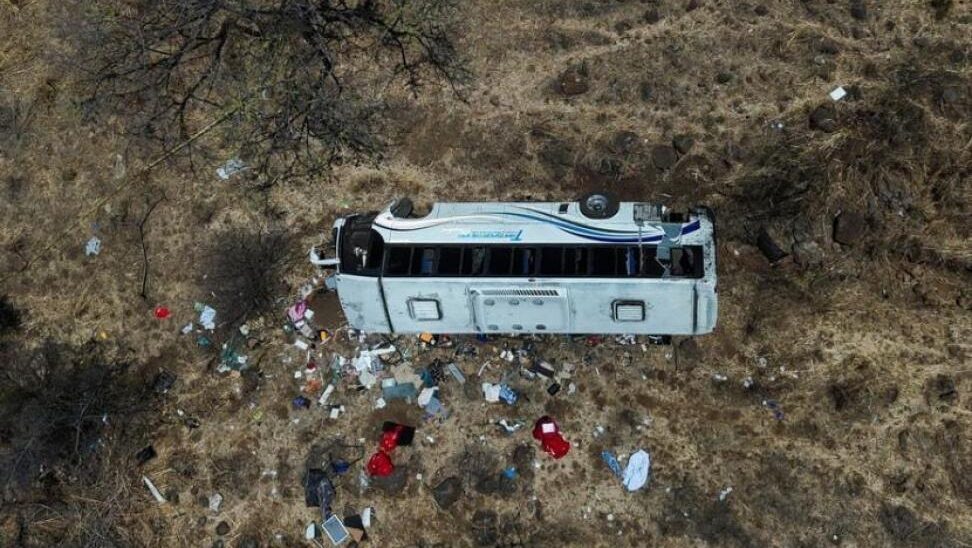 المكسيك: مصرع 11 شخصا وإصابة إثر انقلاب حافلة سياحية