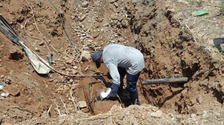 الاحتلال يدمر خطوط مياه ومحاصيل زراعية شرق طمون جنوب طوباس