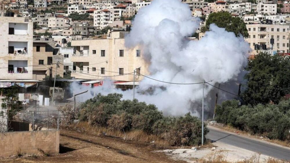 إصابة ضابط وجندي من الاحتلال بانفجار عبوة ناسفة قرب جنين