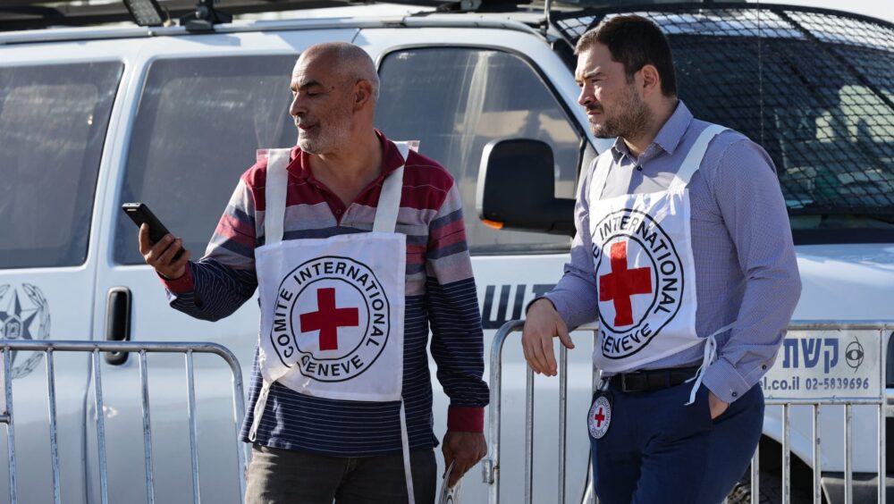 اللجنة الدولية للصليب الأحمر: جاهزون للبدء بزيارات الأسرى في السجون الإسرائيلية