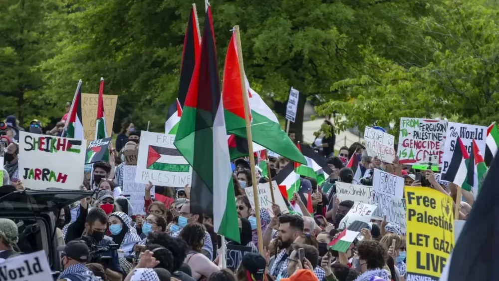 بعد تراجع غير مسبوق في شعبيتها.. هآرتس: إسرائيل تضخ أكثر من 40 مليون دولار لاستعادة التأييد الأمريكي