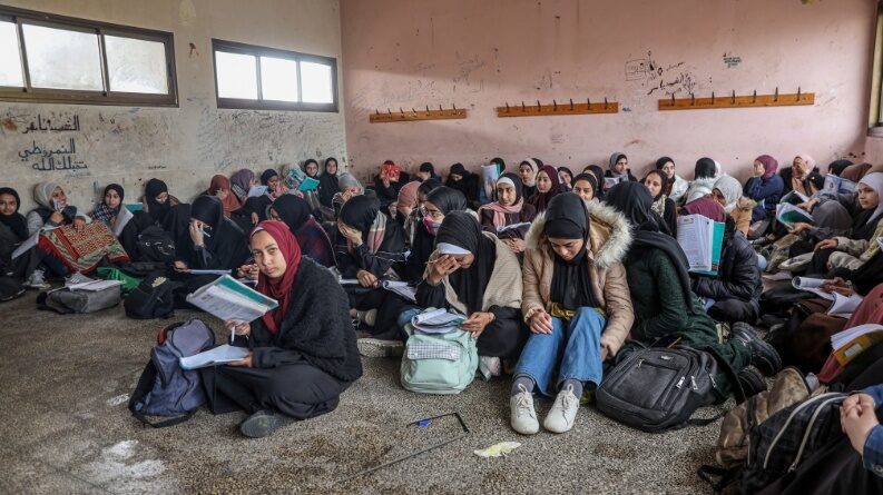 "التربية": امتحان الثانوية العامة لطلبة قطاع غزة يبدأ إلكترونيًا في 20 حزيران الجاري
