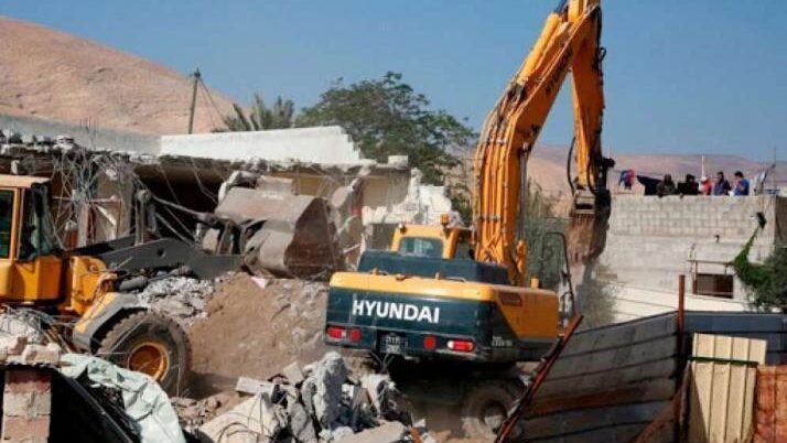 الاحتلال يهدم منشآت في الأغوار الشمالية