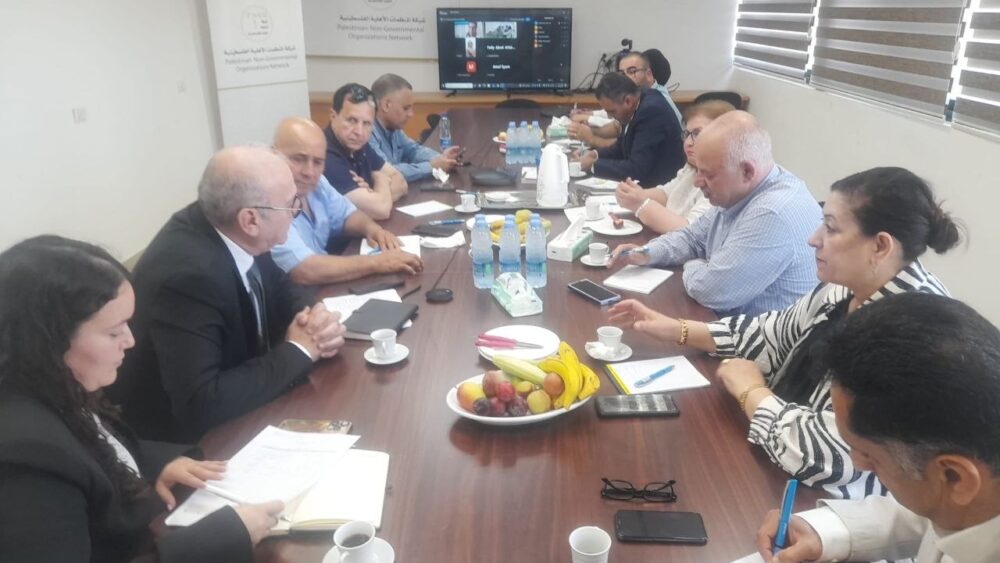 المنظمات الأهلية تؤكد أهمية الحوار الوطني والشراكة مع الحكومة لتعزيز صمود الفلسطينيين