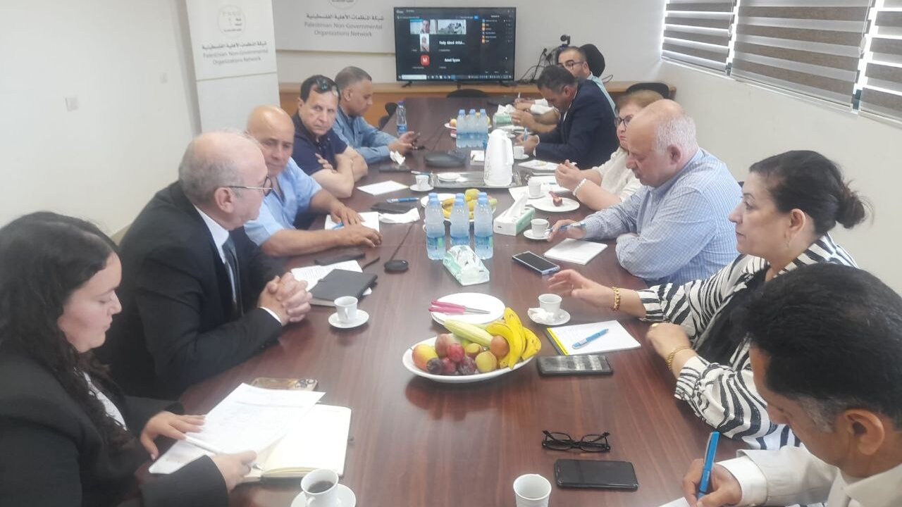 المنظمات الأهلية تؤكد أهمية الحوار الوطني والشراكة مع الحكومة لتعزيز صمود الفلسطينيين