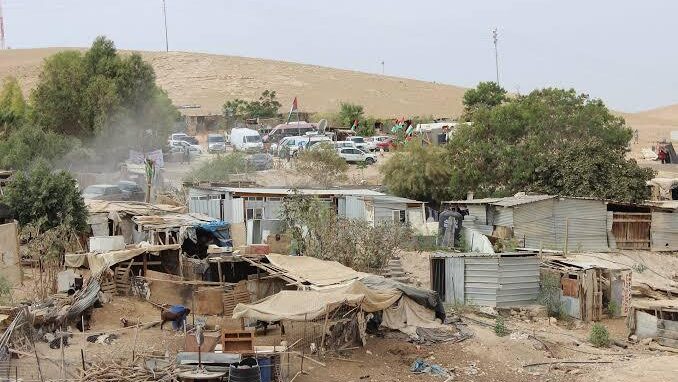 مستوطنون يهاجمون منزلاً في تجمع "التبنة" البدوي شرق القدس