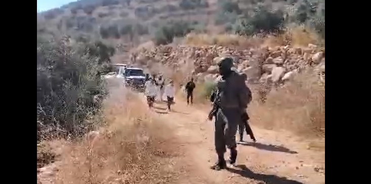 مستوطنون يعتدون على طواقم بلدية قبلان جنوب نابلس