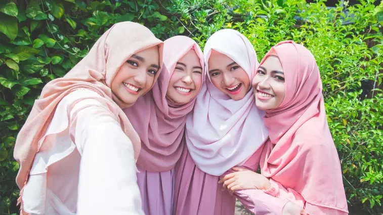 أين ذهب الأصدقاء؟ لماذا تصبح الصداقات الجديدة نادرة بعد الثلاثين؟