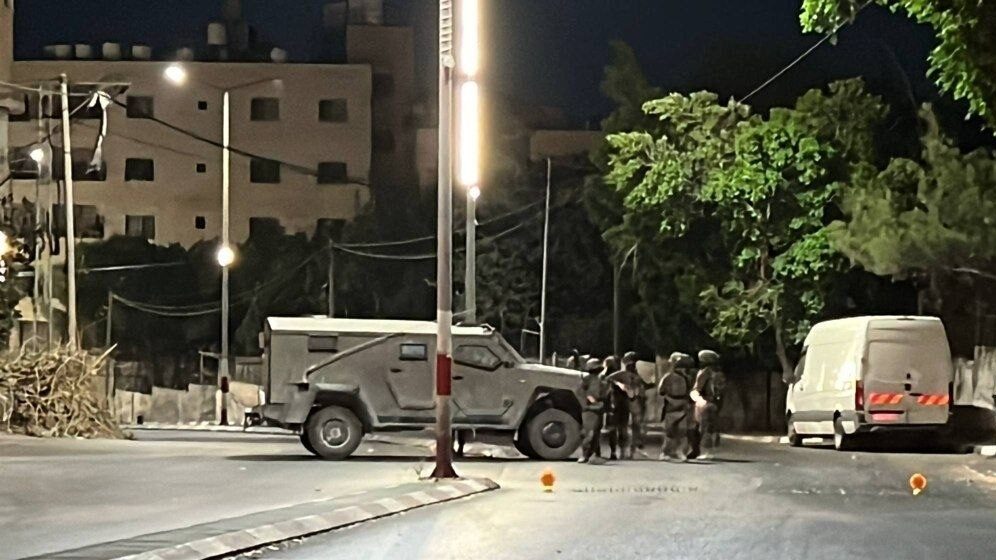 ثلاث إصابات خلال اقتحام الاحتلال المنطقة الشرقية من نابلس