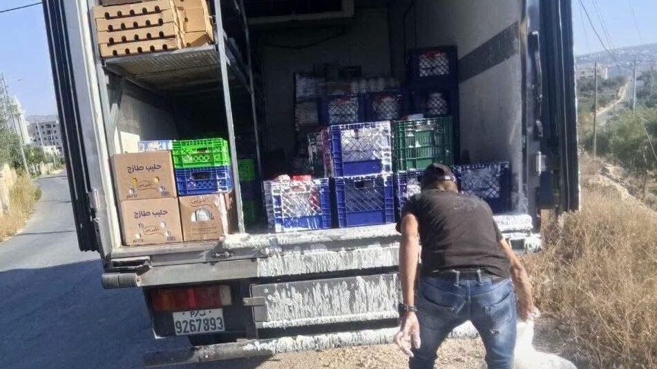 مصادر صحفية: جيش الاحتلال يوزع إخطارات هدم في بلدة سبسطية شمال غرب نابلس.