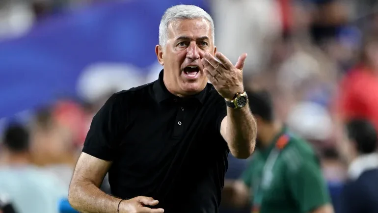 الاتحاد الجزائري يكشف كواليس رحيل بيتكوفيتش وحقيقة التفاوض مع تشافي