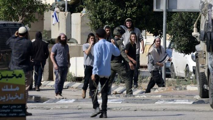 إصابة شابين في هجوم لمستوطنين على قرية فرخة غرب سلفيت