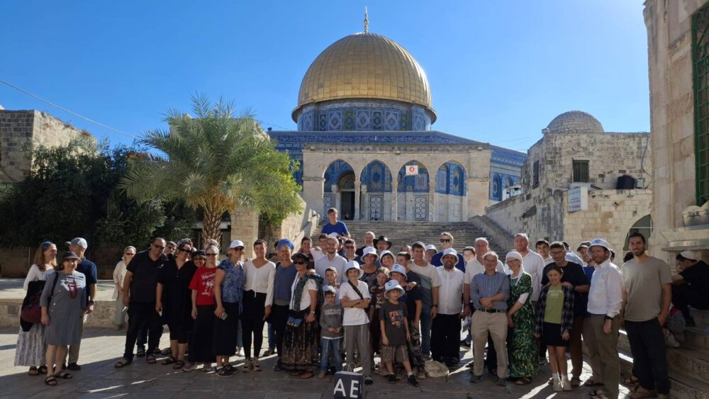 "شؤون القدس": تصعيد الاقتحامات والطقوس التلمودية في المسجد الأقصى محاولة لفرض وقائع جديدة على المدينة المقدسة