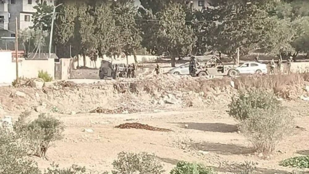 الاحتلال يقتحم ساحتي مدرستي حوارة وبرقة ويطالب بإزالة العلم الفلسطيني